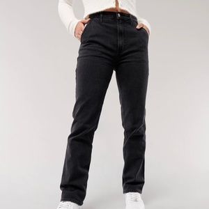 Hollister ultra High Rise straight leg mom Jeans